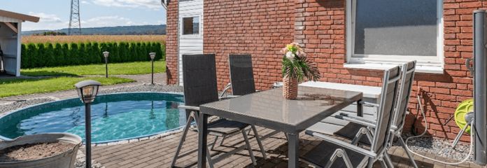 Traumhafte ETW in Rehren mit sensationellem Ausblick auf das Auetal & Garten mit Pool.