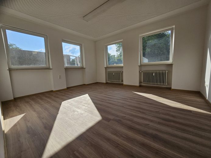 Charmante 1-Zimmer-Wohnung in zentraler Lage mit lichtdurchflutetem Wohnbereich – Wohn/Schlafraum