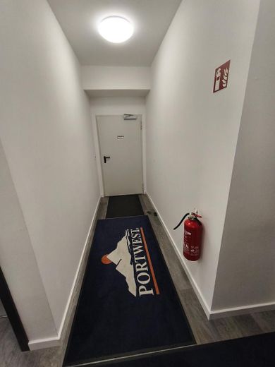 Edificio residencial y comercial con nave, oficinas, vivienda, jardín 507qm – Foto 6