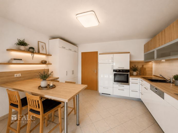 Commission-free. Well-equipped semi-detached house in a prime location! – Küche (im Kaufpreis enthalten)