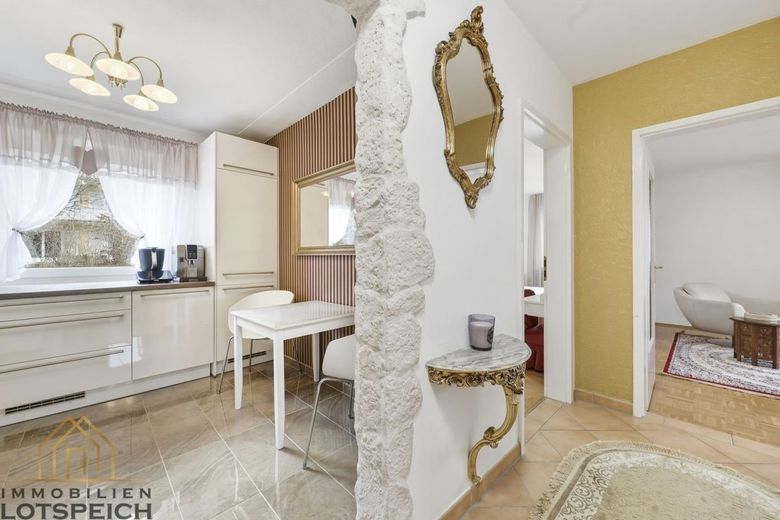 4-Zimmer Eigentumswohnung - Raum für Leben, Familie und Homeoffice – Küche-Flur