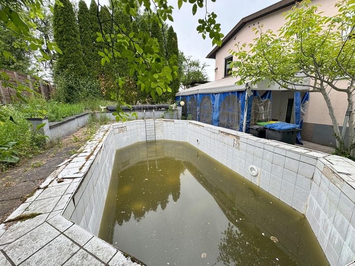 Pool linke Seite
