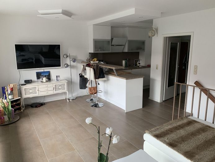 Wohnzimmer Blick zur Küche