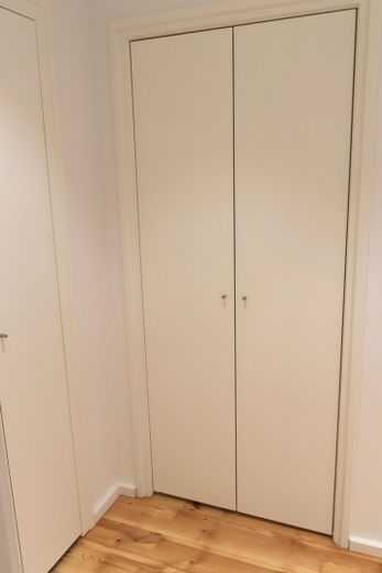 Einbauschrank zu