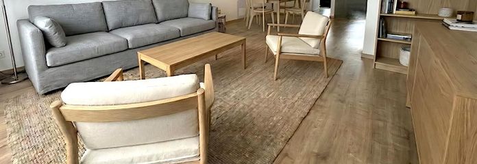 Geräumiges Wohnzimmer (EG)