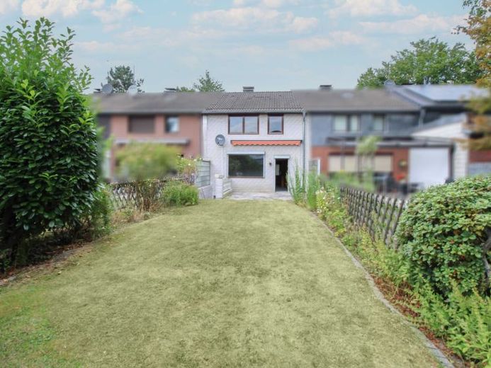 Charmantes Zuhause mit Potenzial- Reihenmittelhaus in Essen – Foto 1