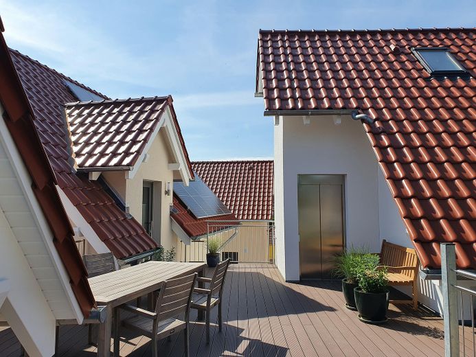 Sehr schöne 2-Zimmer-Wohnung mit Balkon im Herzen von Hofgeismar – Gemeinschaftsterrasse 2. OG