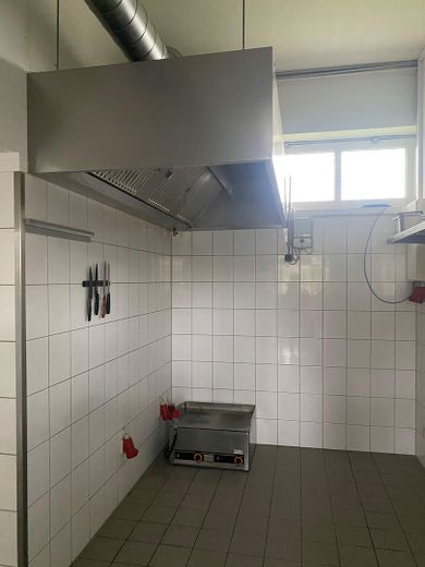 Imbiss/Restaurant/Cafe in Lentföhrden  - Top Lage an der Bundesstraße zur A7 – Küche mit Abluftanlage