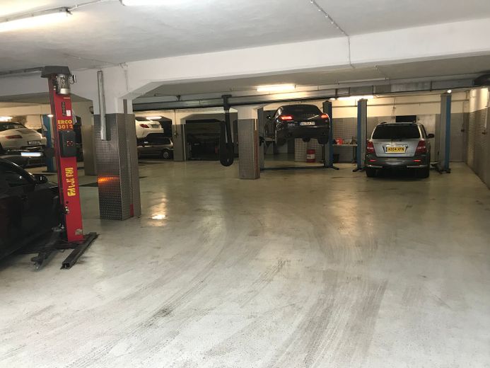 KFZ-Werkstatt Anteil ab 70m² komplett ausgestatt, 24/7 Zugang mit eigenem Schlüssel – Einfahrt Werkstatt