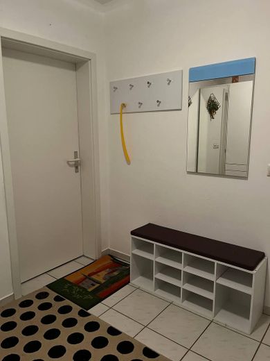 Modern Apartment mit Küche und Möbel in beste Lage – Foto 9