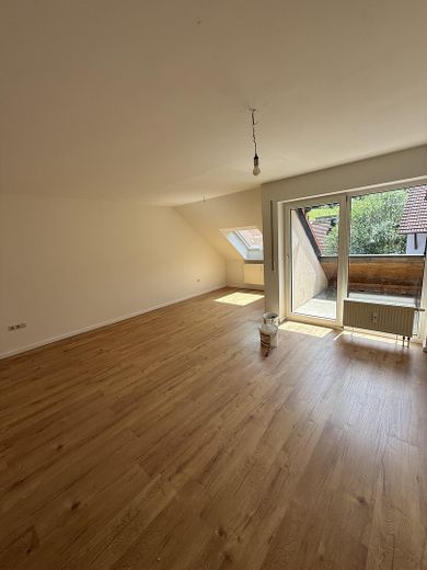 Balkonlu ve otoparklı güzel 3 odalı daire! – Wohnzimmer mit Balkon