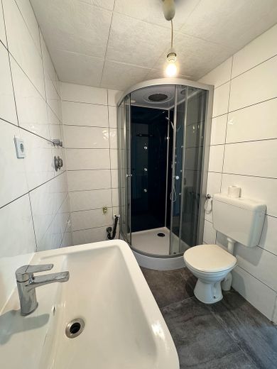 Modern sanierte 2-Zimmer-Souterrainwohnung in Duisburg – Foto 10