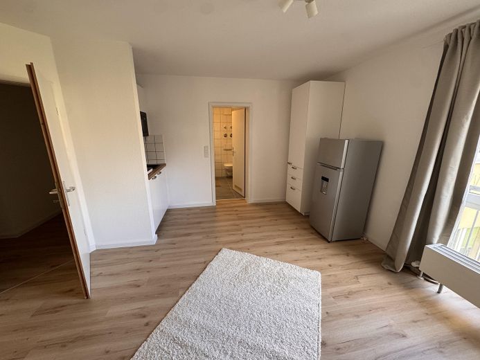 Move in instead of furnishing – spacious, furnished 1-room apartment – Photo 3