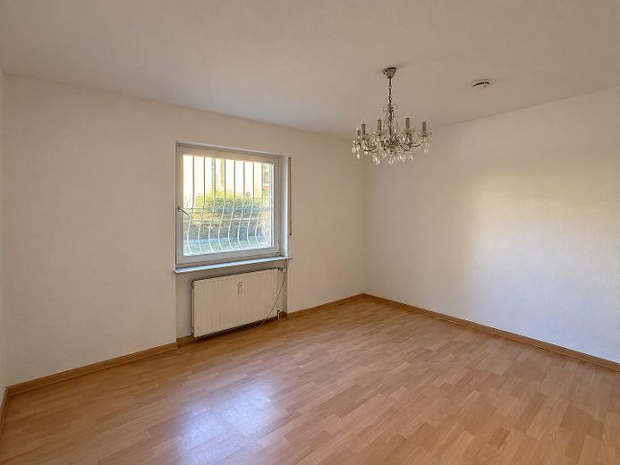 Ffm-Sachsenhausen: seltene Gelegenheit! 3 ZKB im EG, 93m² mit großer Terrasse + 75m² Grünfläche! – Schlafzimmer
