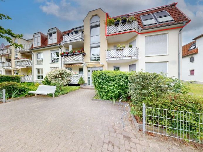Helle Dachgeschosswohnung mit Balkon in ruhiger, grüner Lage vor den Toren Berlins – Foto 1