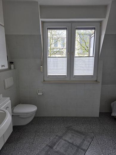 3. OG_Bad mit Dusche (3)