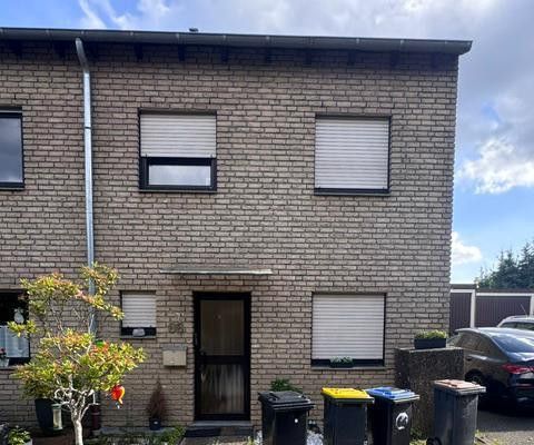 Modernisiertes Reihenendhaus in Toplage Cronenberg