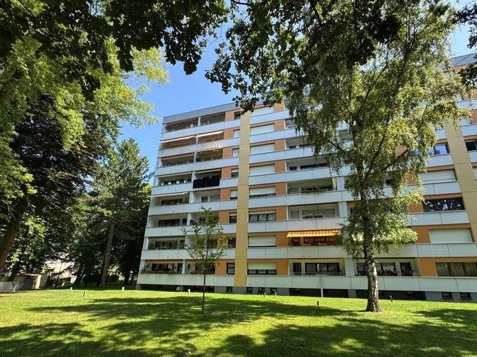 Hochwertig kernsanierte 3-Zimmer-Wohnung mit Loggia und Stellplatz in Nürnberg-Zabo – Außenansicht hinten