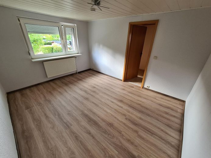 Attractive semi-detached house with two residential units and a large garden – DG Schlafzimmer