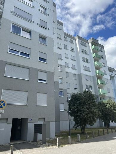 Renovierte 2.5 Zimmer Wohnung mit Balkon im Zentrum von Weiden – Aussenansicht