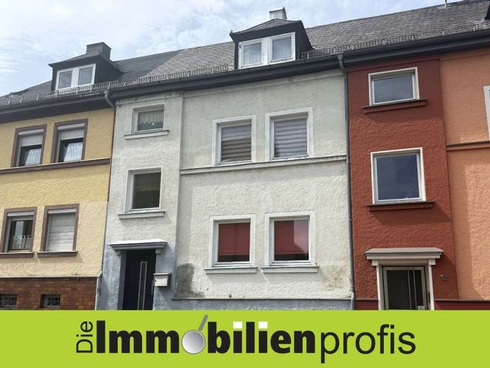 H-1143 - Helmbrechts: Preiswertes Stadthaus für Handwerker – Foto 1