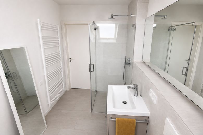 Alternative zum Reiheneckhaus – Terrassenwohnung mit Neubaukomfort – Badezimmer Ansicht 2