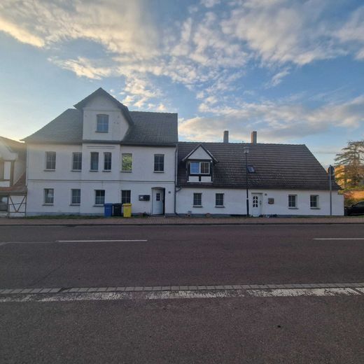 Wettin-Löbejün-Rothenburg, MFH + angrenzendem Reihenendhaus – Foto 1