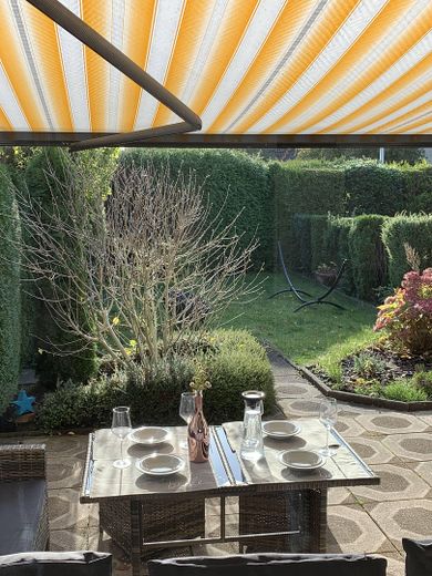 Terrasse und privater Garten
