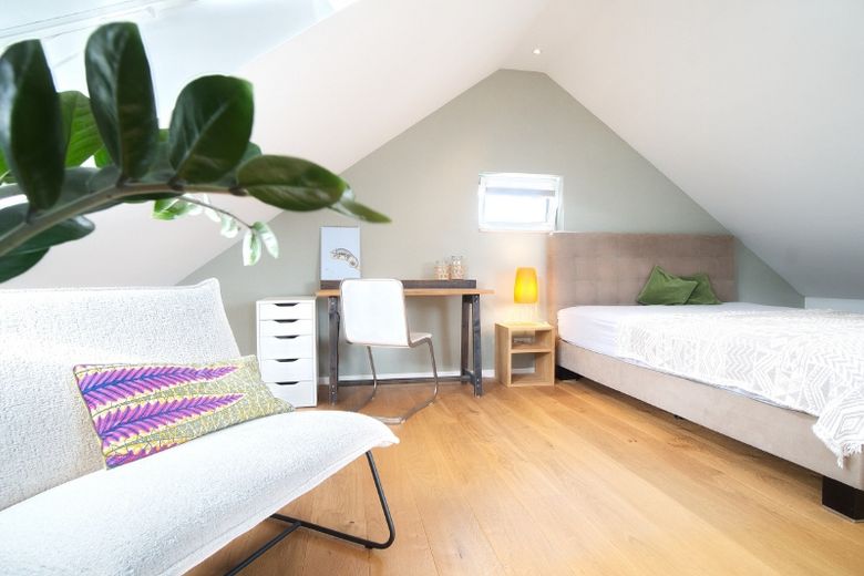 Willkommen in Ihrem neuen Zuhause – Schöne, möblierte Atelierwohnung im Dachgeschoss – 28b0e66a97130dca81a7e2be73c9a325e69da475.jpg