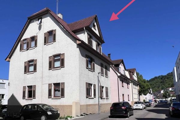 73207 Plochingen: 4-FH in der Innenstadt. Sanierungsbedürftig. Vermietet.
