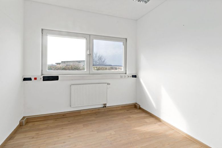 Lager-/Logistikfläche mit Büroanteil in Halle (Saale) - Tornau – Büro
