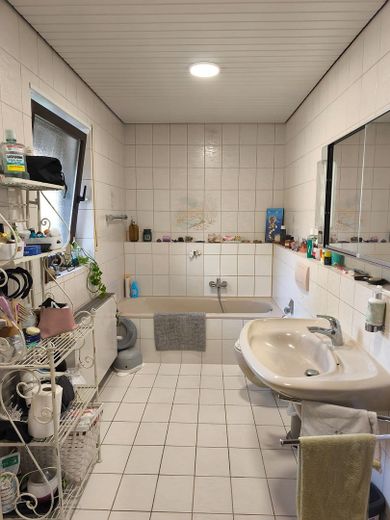 Wunderschöne Wohnung in Bestlage – Bad EG