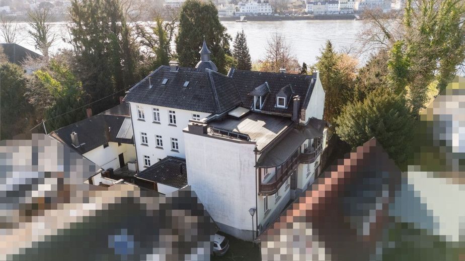 Historische Villa mit Rheinblick, Nebenhaus und Parkanlage in Erpel! – Straßenansicht