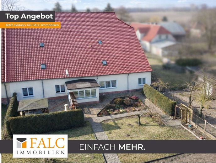 Dassow: Große Doppelhaushälfte mit Werkstatt, Scheune, 3 Garagen und 2.589 m² Grundstück – Bild 1