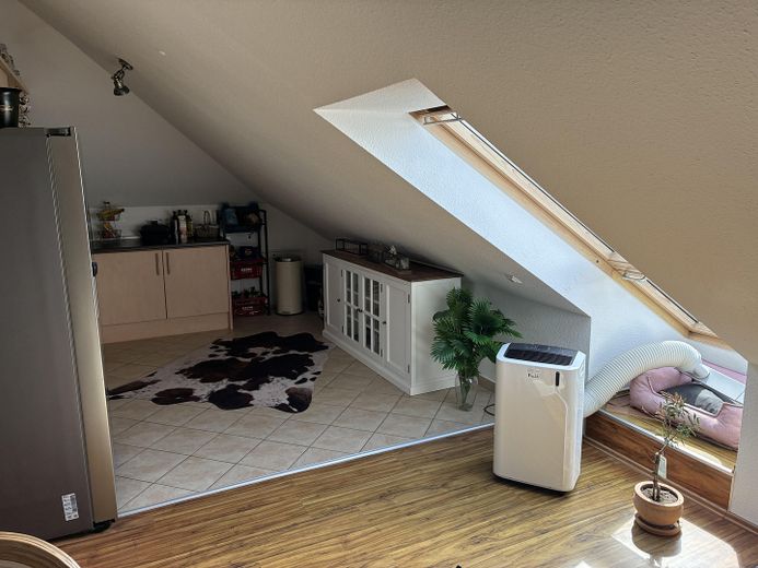 سكن مفروش فوق أسطح درسدن: شقة ميزونيت راقية من 3 غرف ومجهزة بالكامل – Blick zur offenen Wohnküche 1