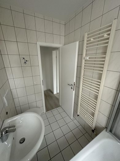 Living or investing in the heart of Erfurt – Vacant apartment in an attractive location – Bad
