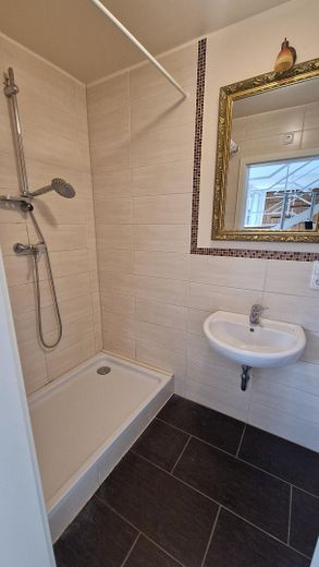 Villa en ubicación privilegiada de Wo-Herrnsheim con gran jardín A + – Gäste WC
