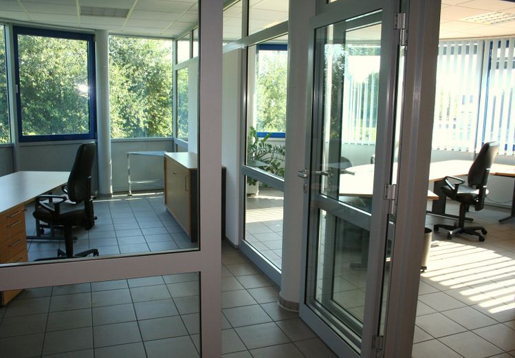 Produktions-, Lager- und Büroflächen in Salzkotten – Büro Turm