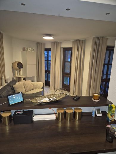 Charmante 3-Zimmer-Maisonette mit sonniger Terrasse – provisionsfrei in Ramersdorf-Perlach – Wohnzimmer
