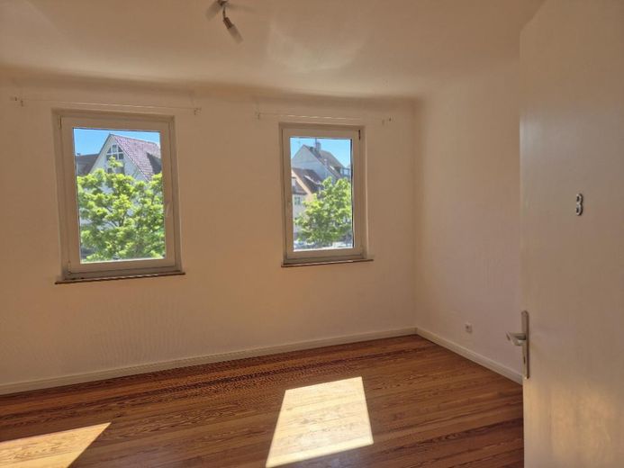 WG-Zimmer 19 m² | möbliert auf Wunsch | Löwenmarkt Stgt-Weilimdorf | 540 € warm – Zimmer 3 Eingang