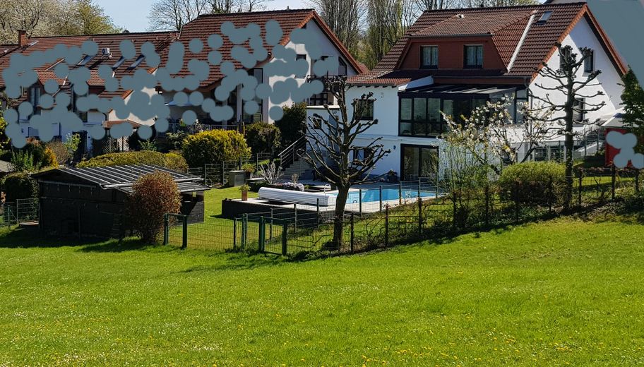 2 Doppelhaushälften bzw. Zweifamilienhaus mit Anbau in Sackgassenendlage – Foto 1