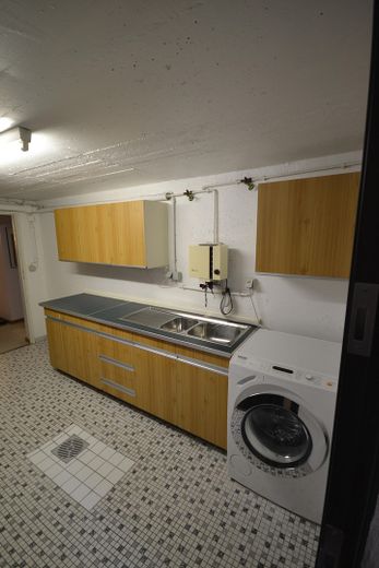 PROV.-FREI,VON PRIVAT!Außergewöhnlich gepflegtes Reihenhaus,schöne Sonnenterrasse,Garten,Garage – Waschküche mit Küchenzeile
