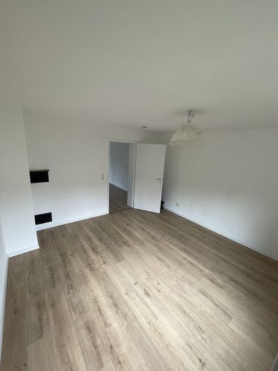 Exklusive 2-Zimmer-Wohnung mit Balkon und Stellplatz in Backnang – Photo 5