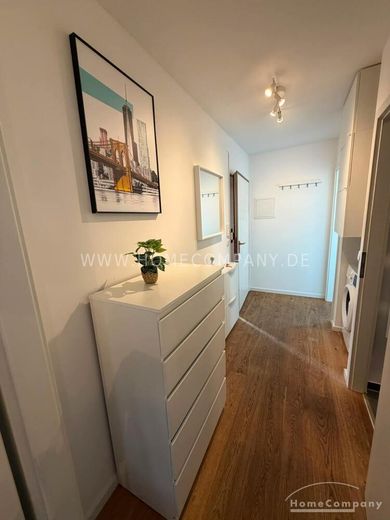 Modern furnished apartment with balcony – 0f4e9e429957c45233f82eaf11ecd29505bb9942.jpg