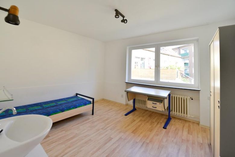 WÜ/Weingartenstraße - nur wenige Gehminuten zur Uni! – Foto 2
