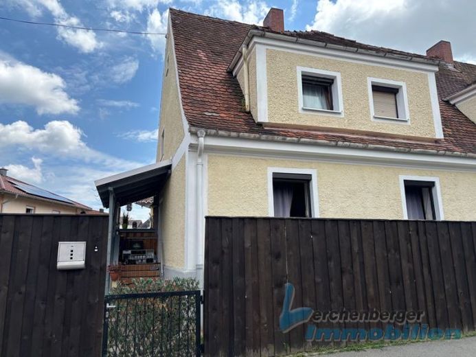 Halfvrijstaande woning in woonwijk van Plattling – Foto 1