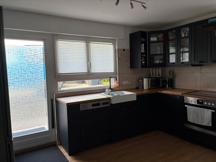 Ruhiges Wohnen: Lichtdurchflutete OG-Wohnung im Grünen – Küche