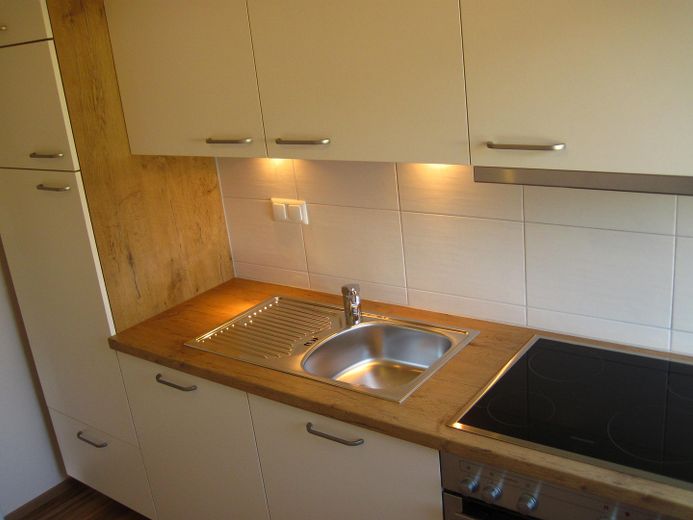 Zur Kapitalanlage! Inzell - zentrale, sonnige 2-Zimmer-Wohnung - provisionsfrei! – Küche
