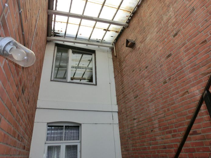 überdachter Innenhof 