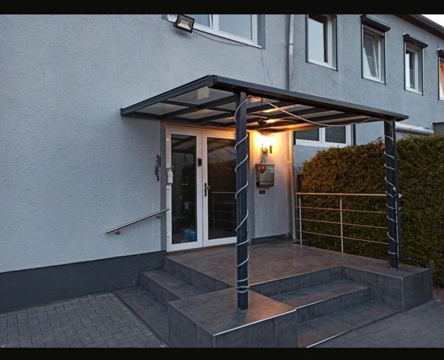 Mehrgenerationenhaus plus Gewerbe – Eingang